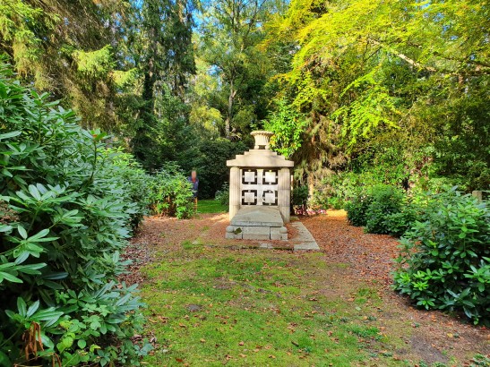 Familiengrab auf dem Friedhofsgelände