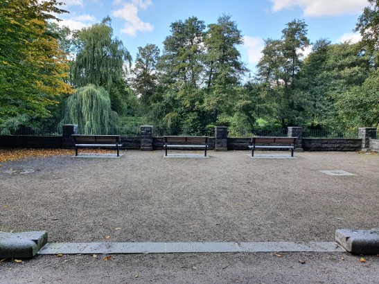 Sitzbänke in Ohlsdorf