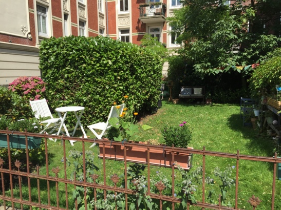 Penible gepflegt, bunt und einland wie so viele Vorgärten der Anwohner.